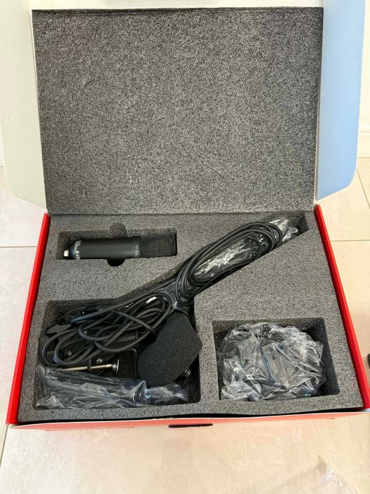 Microfon stand Trust Emita Plus GXT252, ajustabil