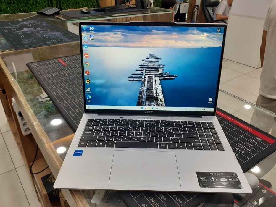 Acer Espire Lite 16