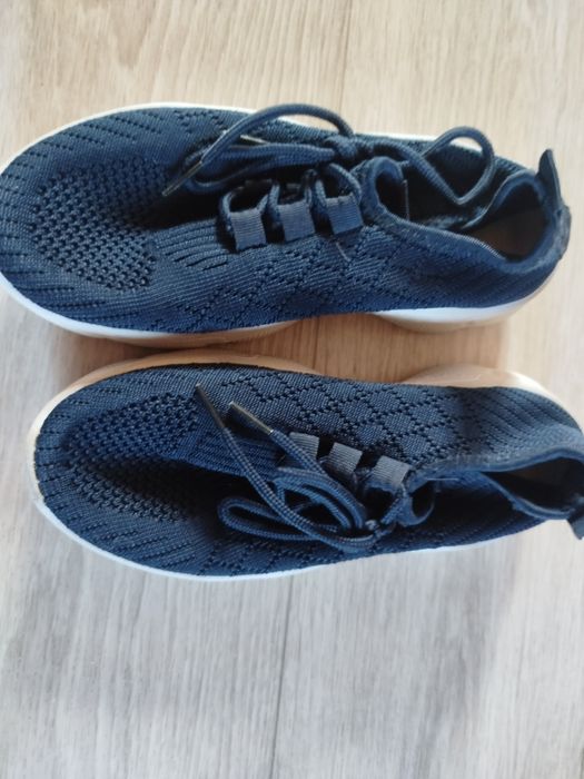 Продам детские вещи и кросовки