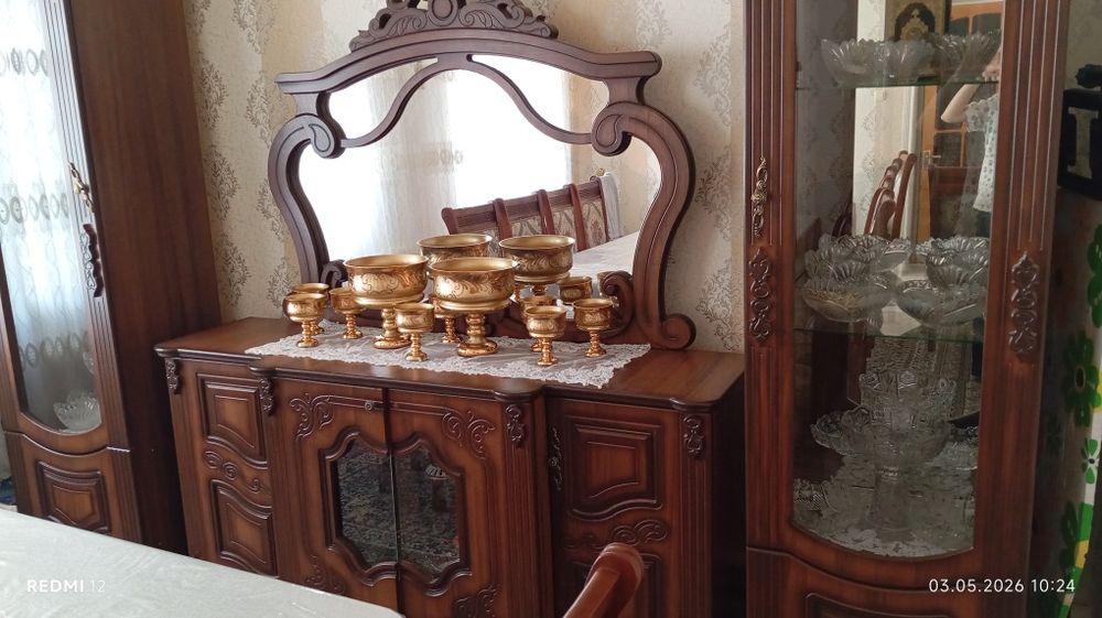 Mebel zal uchun. Pinal va kamot xolati yaxshi  yaxshi materyaldan tayy