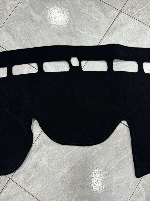 Продам накидку на панель на Камри Рио