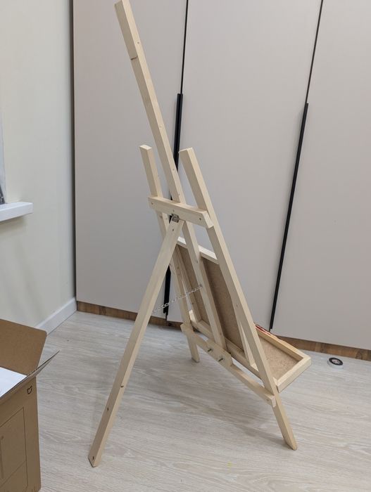 Деревянный мольберт для живописи