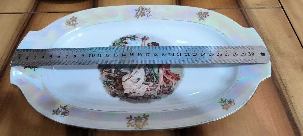 От сервиза Мадонна.