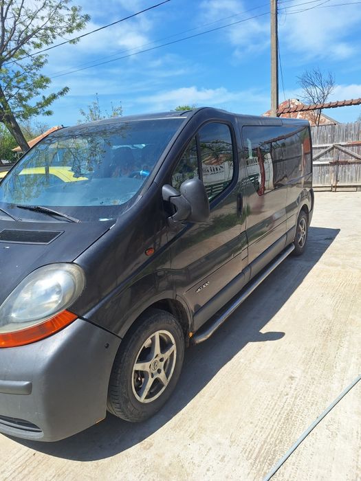 Vand sau schimb renault trafic