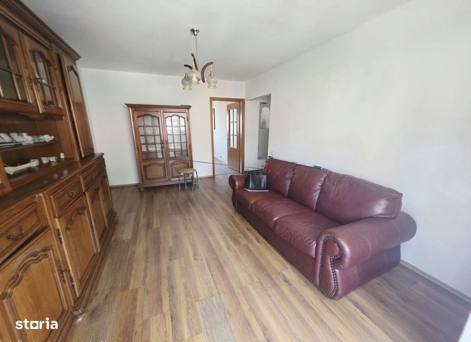 Vand apartament 2 camere decomandat Racadau cu beci si parcare