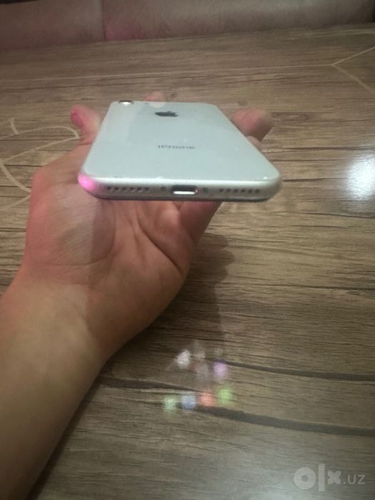 Iphone 8 xama joyi radnoy