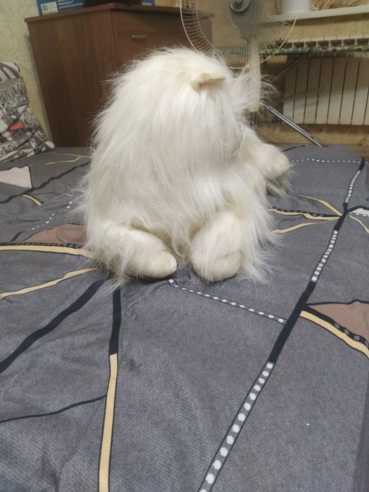 Продам игрушку мягкую кошка.