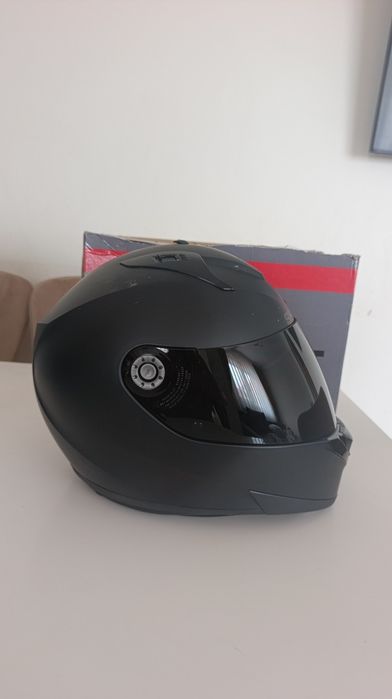 Vând  casca Shark