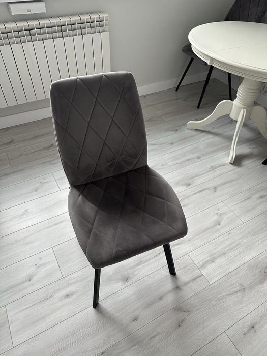 Кухонный стульчик серый велюр