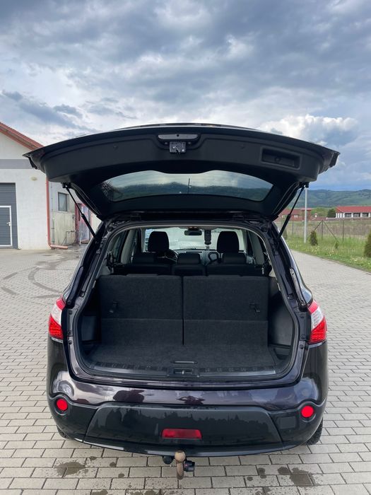 Mașina SUV Qashqai+2 4x4, 1598 cm3, 260.000 km, 2012