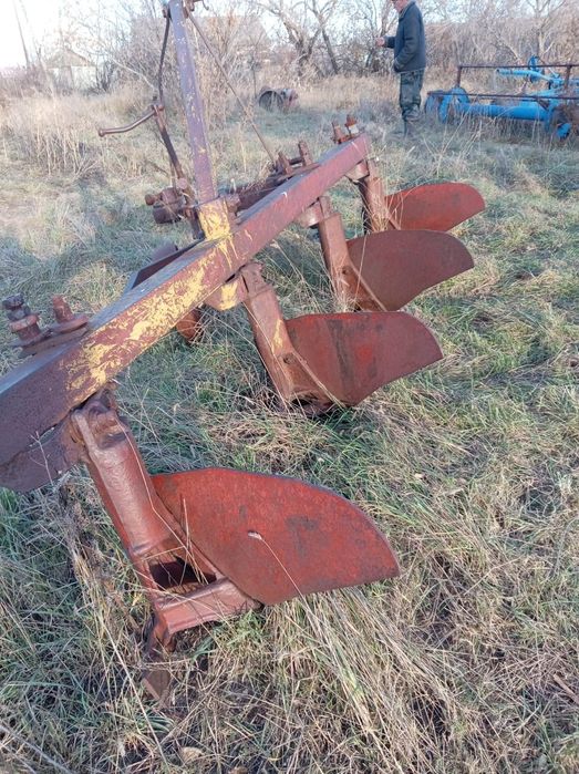 Плуг 4 корпуса. В рабочем состоянии.