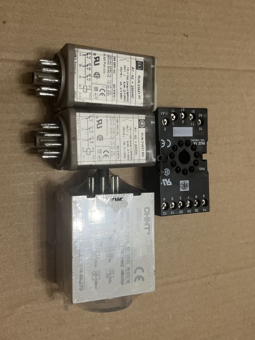 Relee industriale Finder 230V/24V + releu temporizator CHINT JSZ3 C-C nou + soclu RL7-11 automatizări PLC