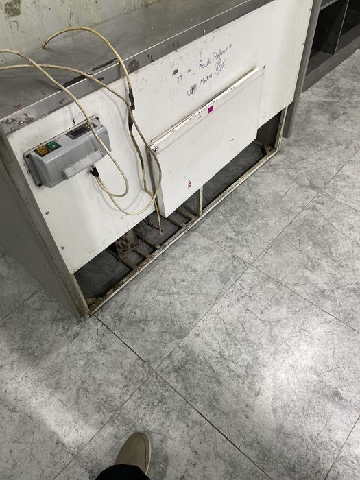 Витринный холодильник