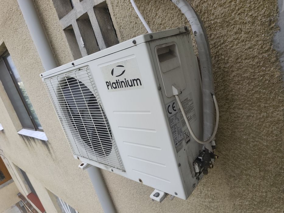 Vând clima Platinum cu accesorii incluse , în stare perfecta de funcționare !