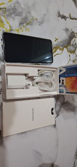 Продам Самсунг бу А50