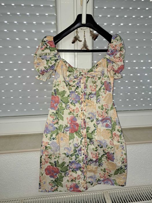 Най-различни рокли