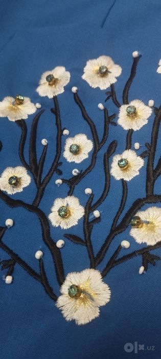 Красивая женская кофточка