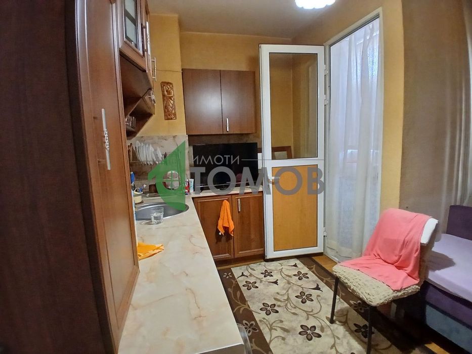 Двустаен апартамент с кухня в Три Чучура-север