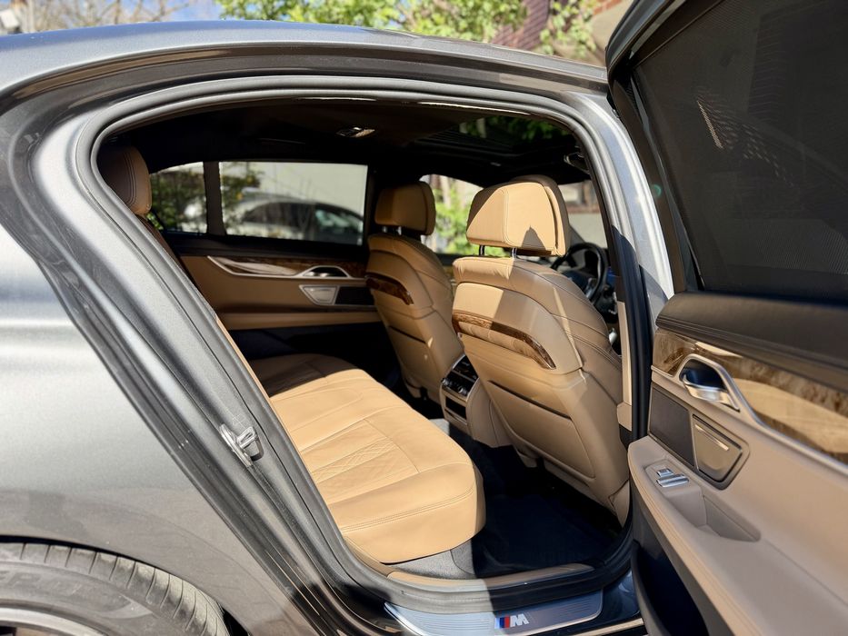 BMW 750i M Pachet / 450 CP / 2017 / Impecabil