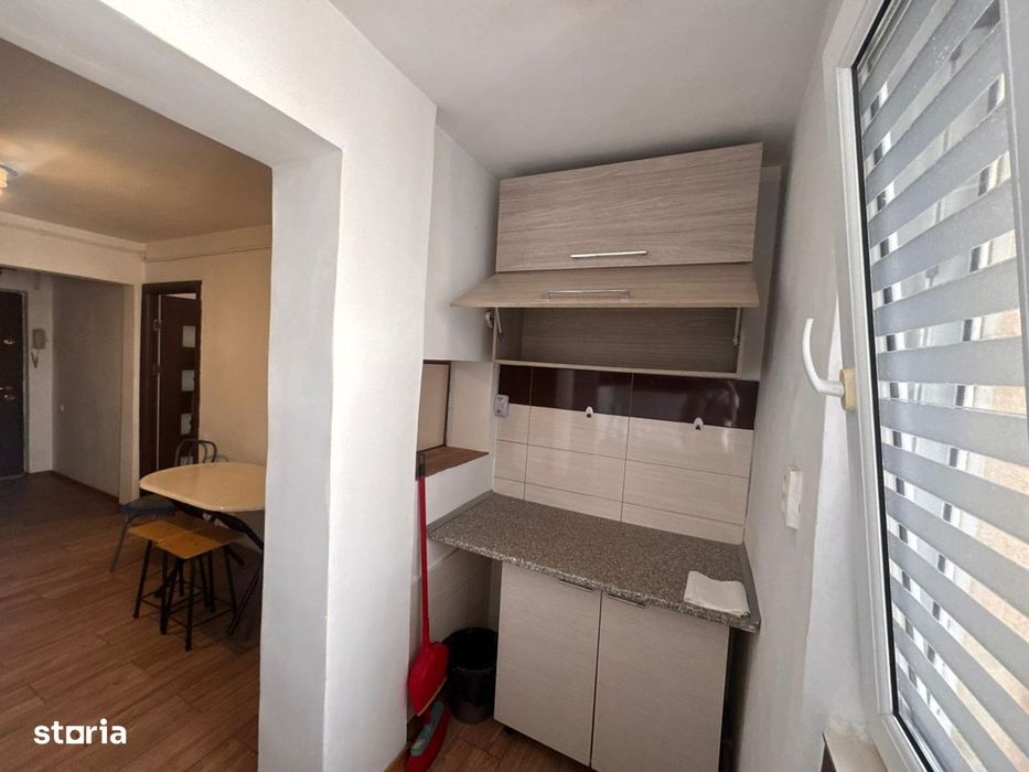 Apartament 2 camere semidecomandat, Et. 3/10 – Craiovița