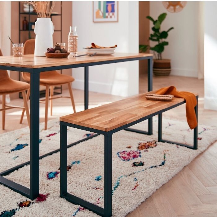 Обеденный стол, квадратный, из промасленного дуба, на 8 персон,