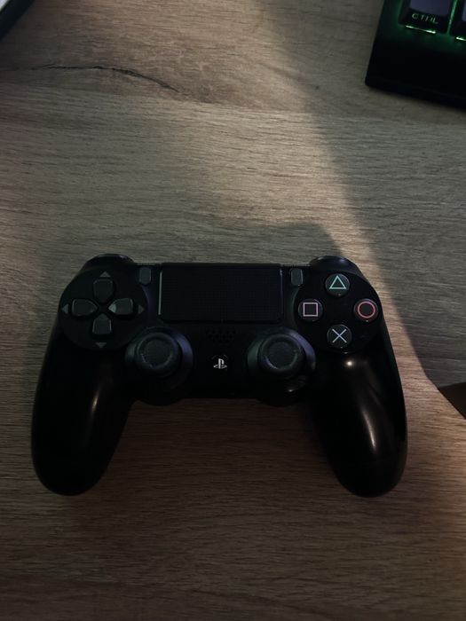 PlayStation 4 slim 1TB