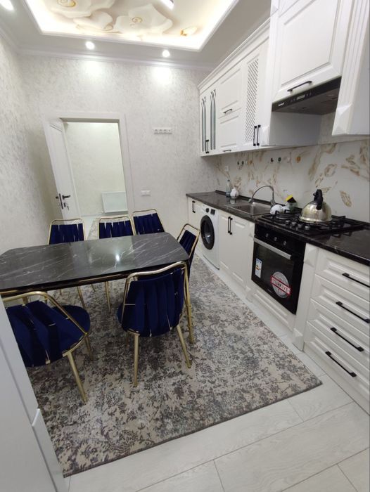 Сдается 2 х комнатная квартира на 3 этаже Крытый рынок 500 $