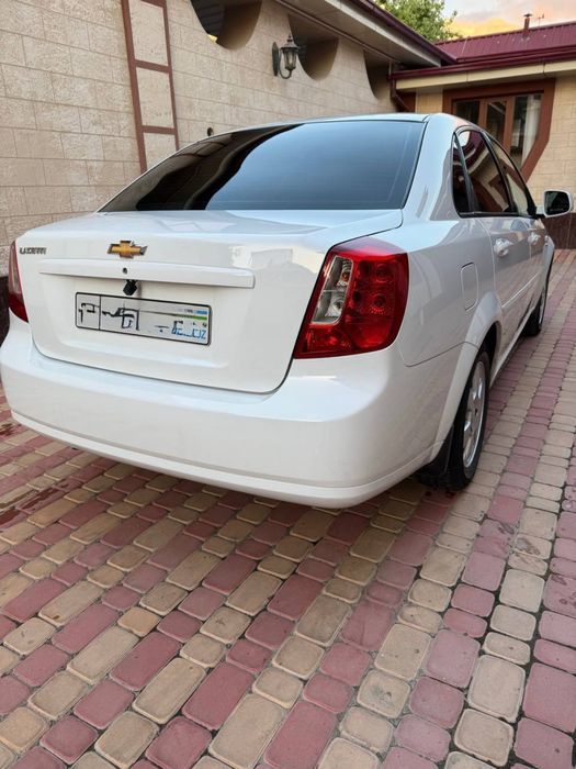 Lacetti Gentra sotiladi