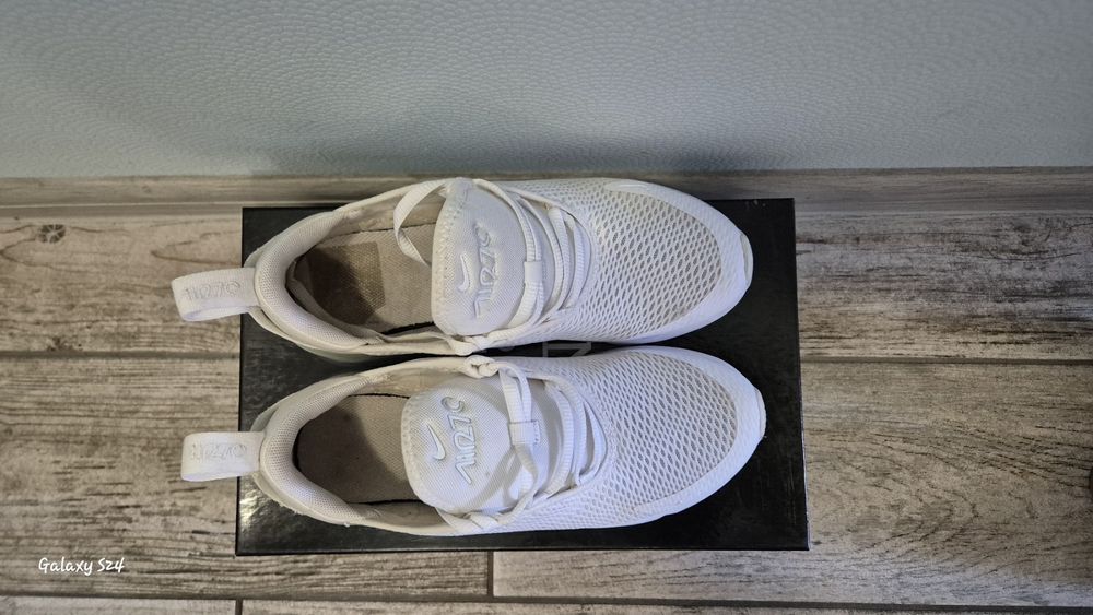 Маратонки   Nike