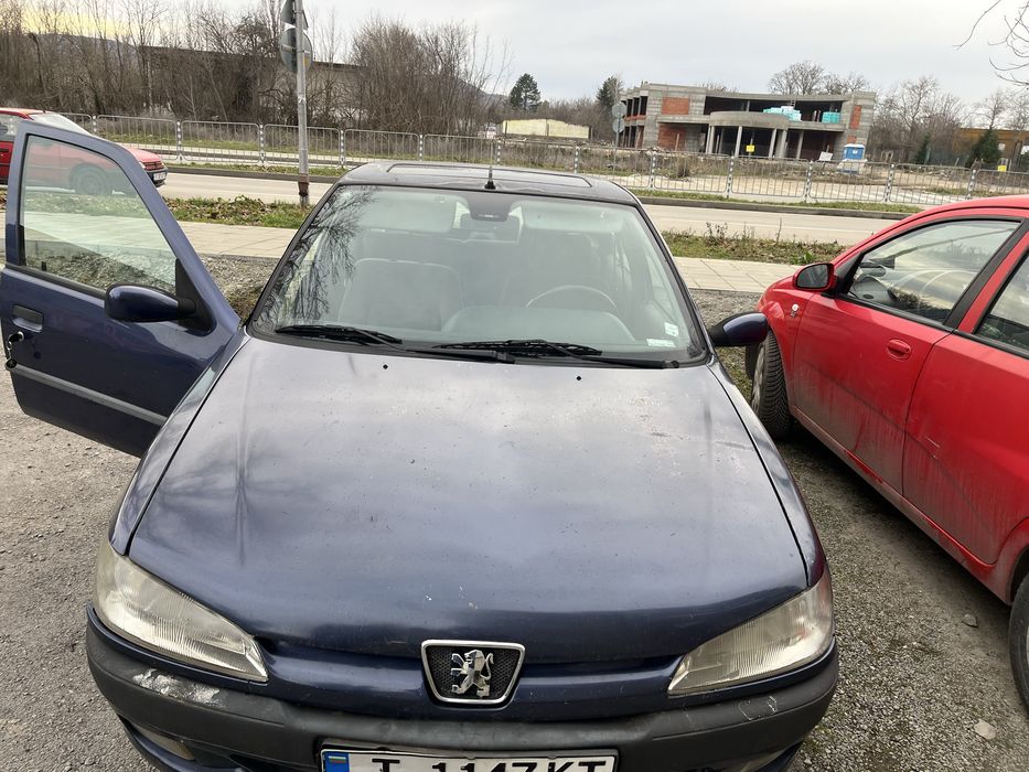 Продавам Пежо 306