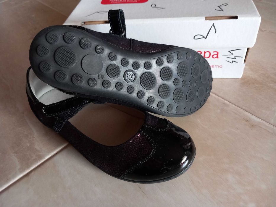 Елегантни обувки за малки принцеси - различни модели