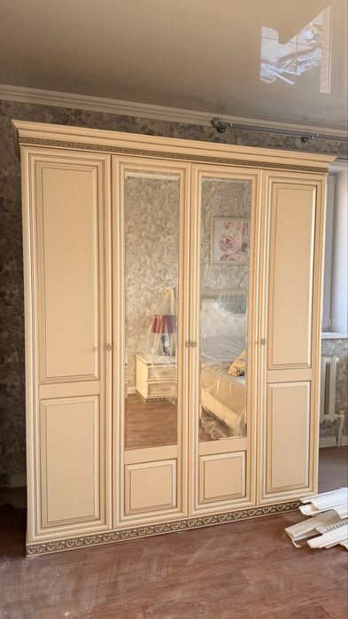 Продам спальный гарнитур