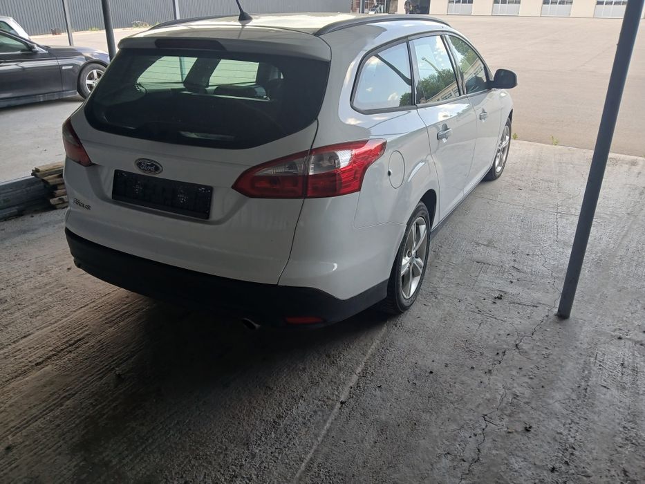 FORD FOCUS 1.6 бензин 2011г На части