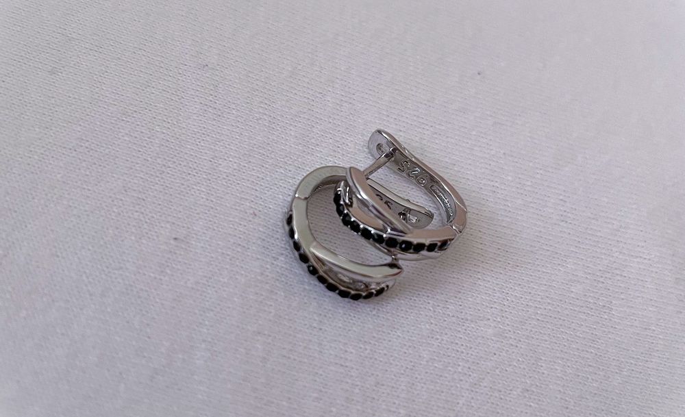 НОВО! Дамски сребърни обици с черни камъни