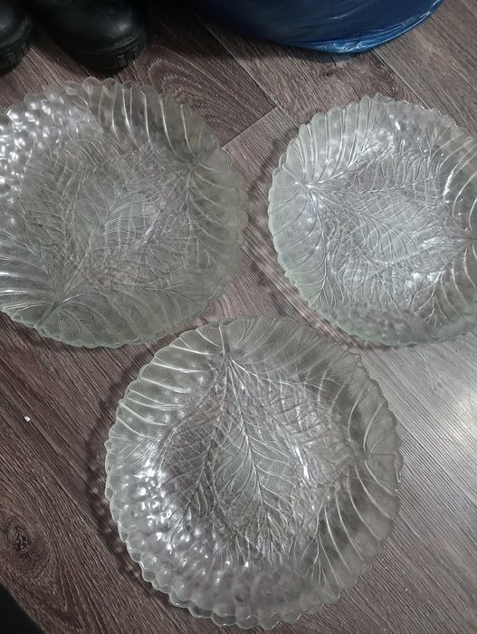 Стекло тарелки 6шт.2000тгв отличном состоянии