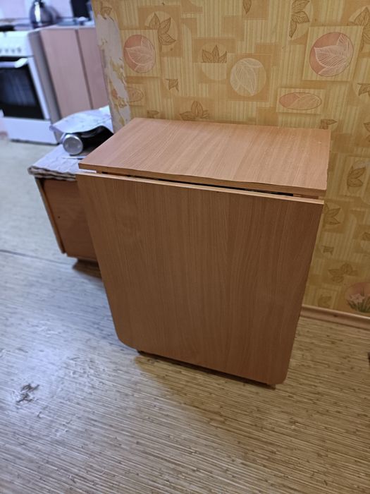 Продам Стол-тумба