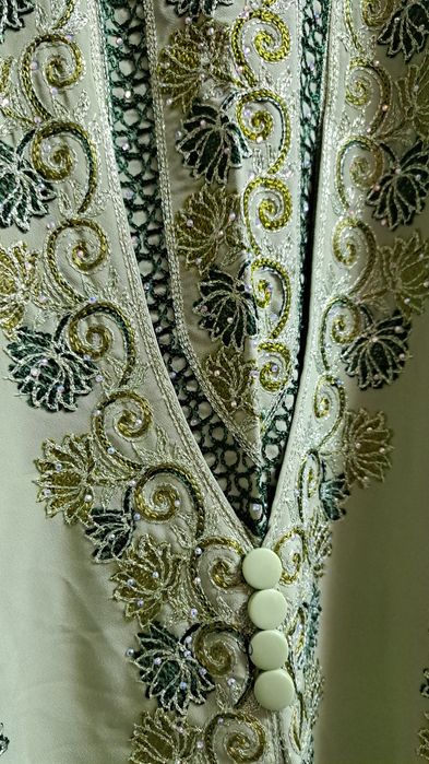 Платье новые привезли из Мекке