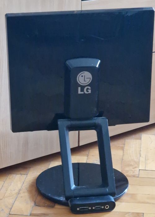 Промоция Монитор LG Flatron slim 19 инча