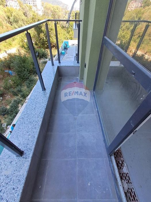 Продава се Двустаен апартамент в Варна, Изгрев - 70 кв.м за 2072 €/кв.м - Снимка #11