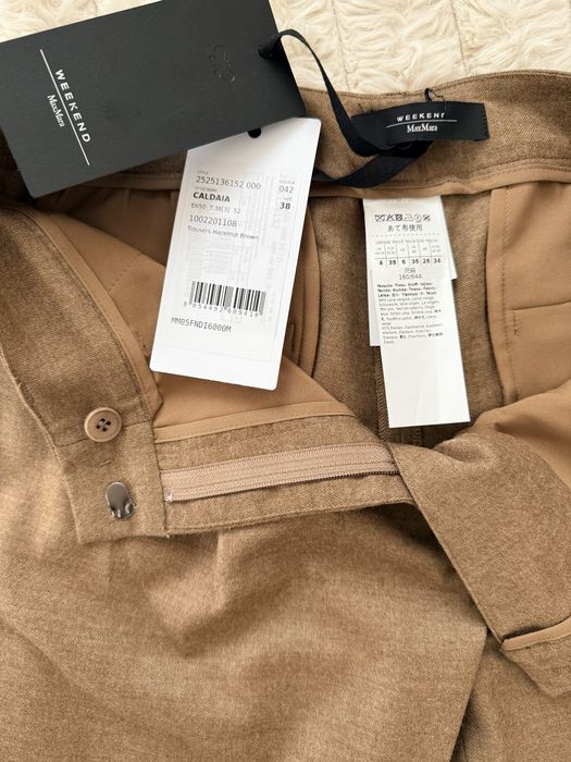 Pantaloni Max Mara din lana, noi cu eticheta
