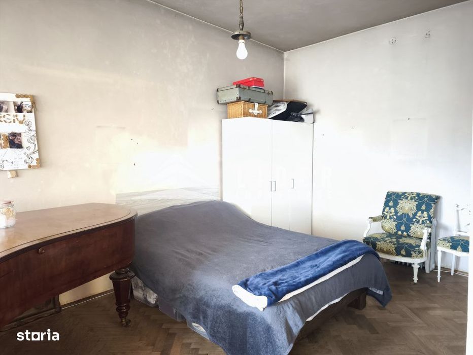 Apartament generos 3 camere Cluj Centru, vila 2 etaje, curte interioar