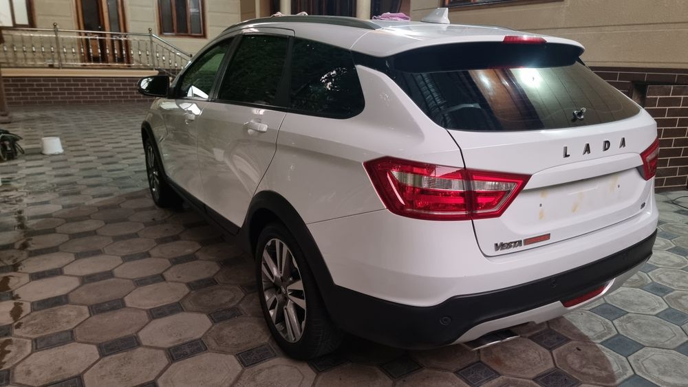 Lada vesta sw cross