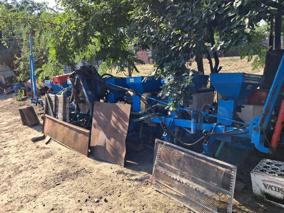 Vànd semănătoare SPC 8 2014 cu fertilizare