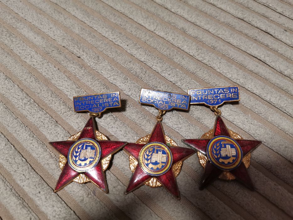 Insigne Fruntas in intrecerea socialista  67/68/71