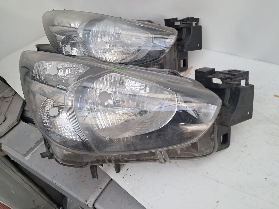 Фар Mazda 2. 2008/16г