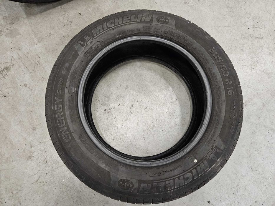 4 Anvelope de VARA 205.60.16 'Michelin' ; stare buna