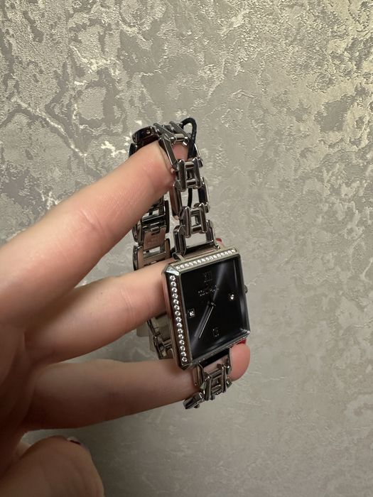 Чисто нов дамски часовник