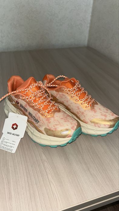 Крассовки спортивные