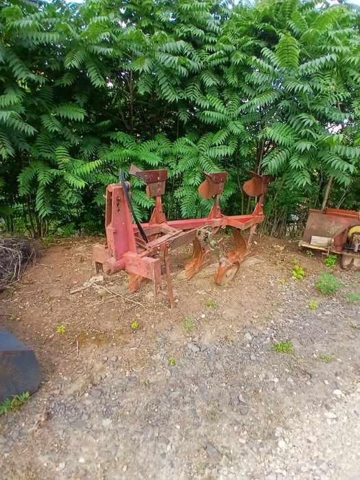 Vând utilaje agricole lichidare ferma