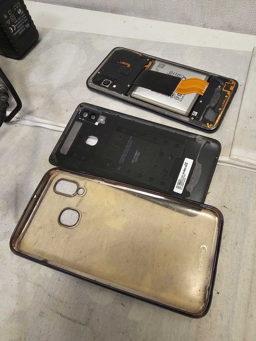 Samsung galaxy A40 defect nu porneste